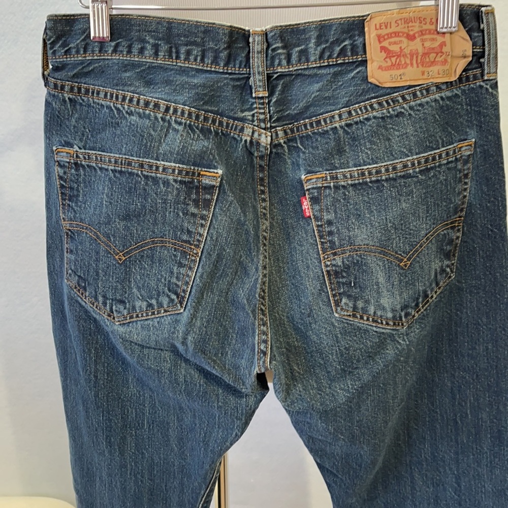 Levi’s 501 Button Fly Dark Wash Jeans - Picture 5 of 11